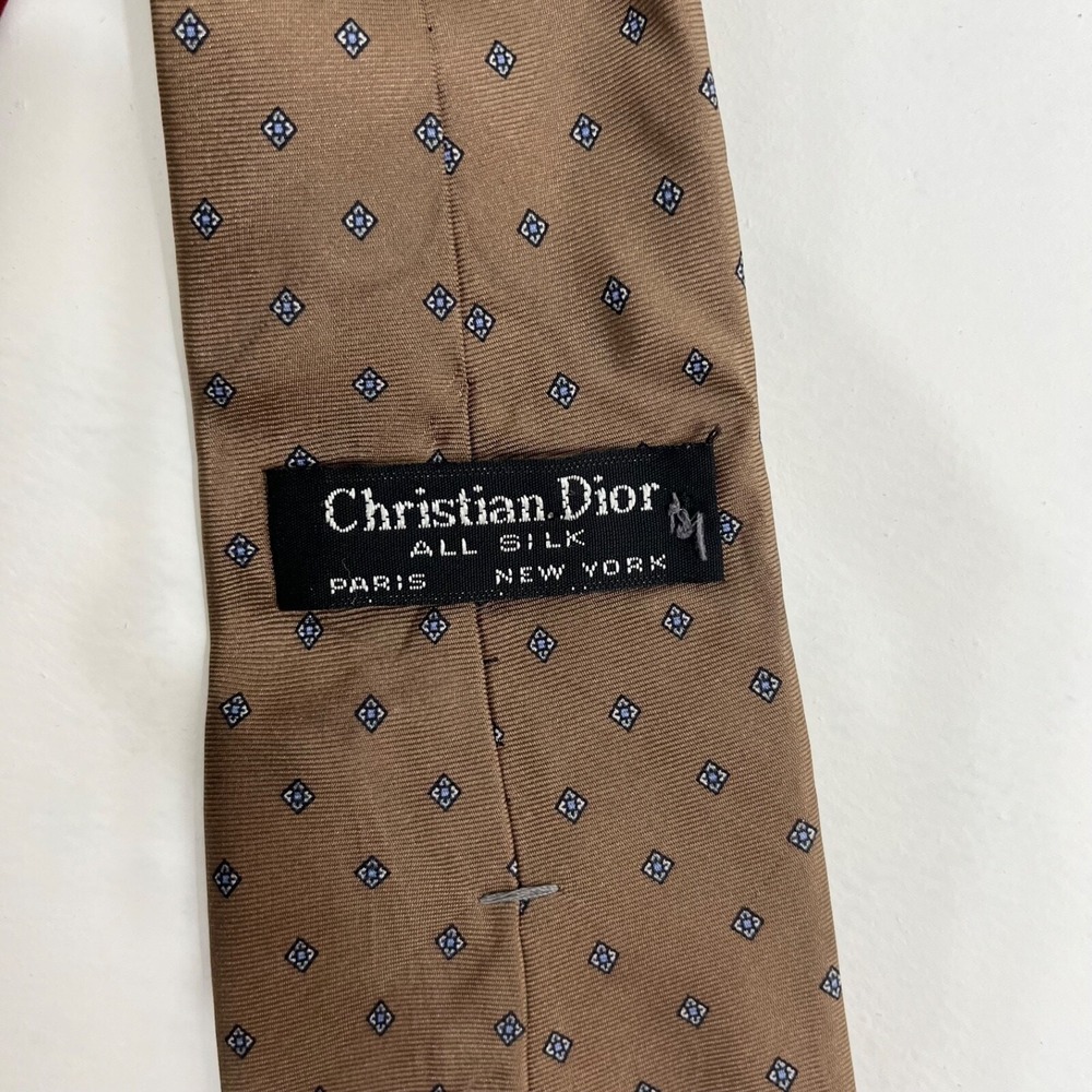 Vintage Christian Dior Silk Tie Brown Diamond Print Blue Center 3.25"x56" - Picture 4 of 6